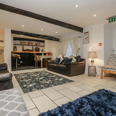 Newlands Fell House Holiday home *